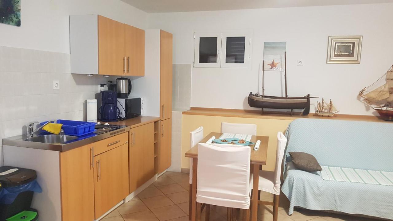 Gita Apartamento Omišalj Exterior foto