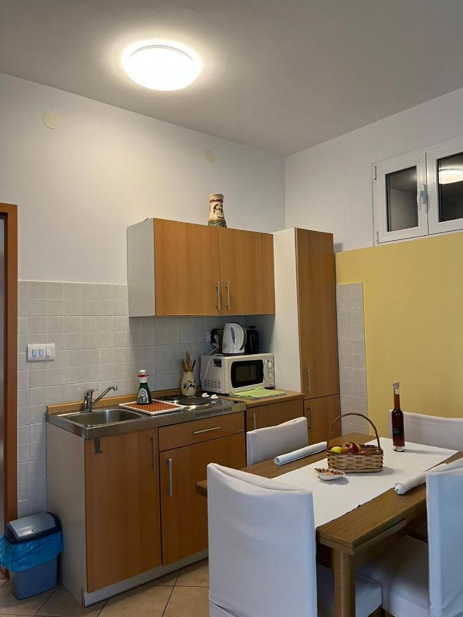 Gita Apartamento Omišalj Exterior foto