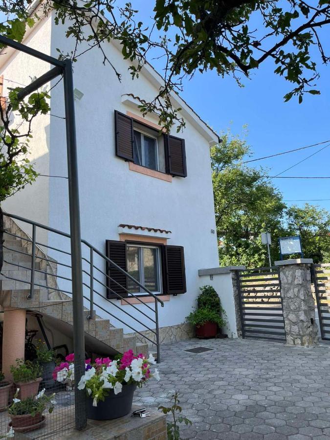 Gita Apartamento Omišalj Exterior foto
